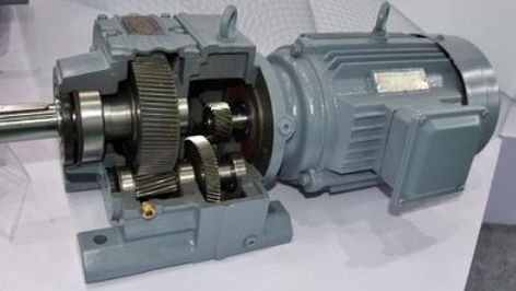 為什么減速機用手觸摸會有振感